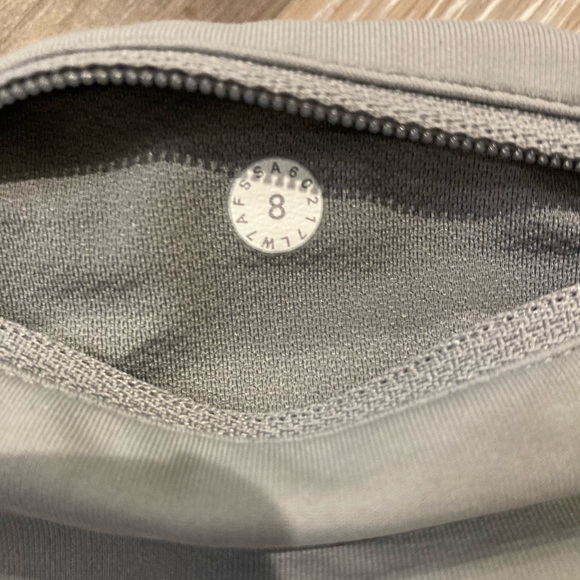 Lululemon shorts size 8. NWOT - Picture 4 of 5